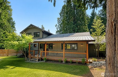 1052 Woodside Ln, Langley, WA, 98260-8613 | Card Image