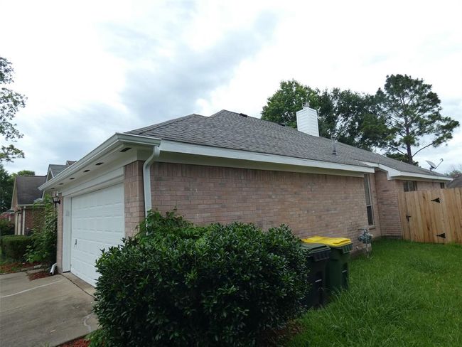 3015 Davey Oaks Dr, House other with 4 bedrooms, 2 bathrooms and 2 parking in Pearland TX | Image 24