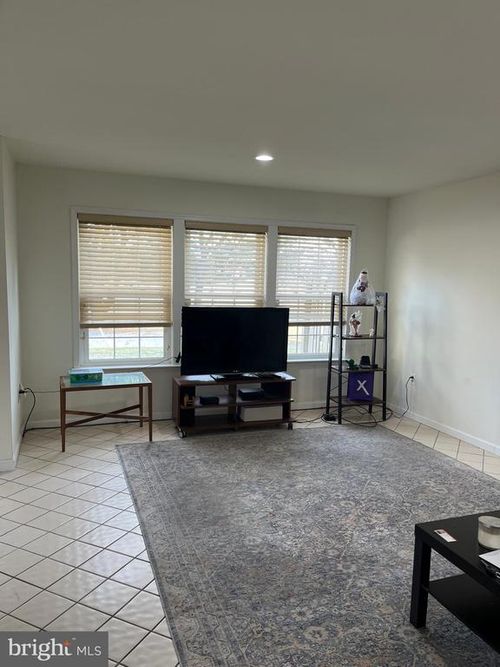 27 Benjamin Franklin Dr, MONROE TOWNSHIP, NJ, 08831 | Card Image