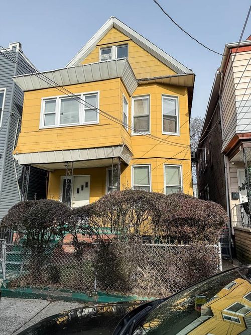 262 Grant Ave, Jersey City, NJ, 07305-1511 | Card Image