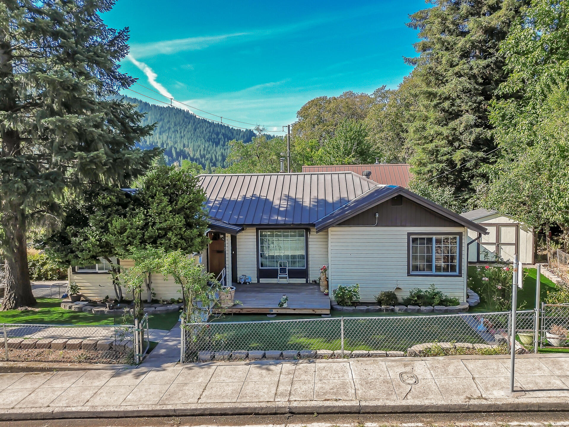 Residential in Dunsmuir