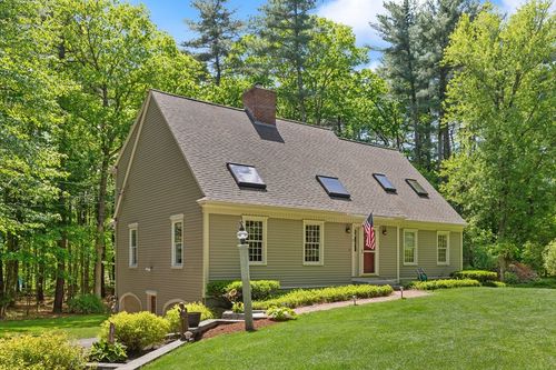 12 Robin Ln, Pepperell, MA, 01463-1636 | Card Image