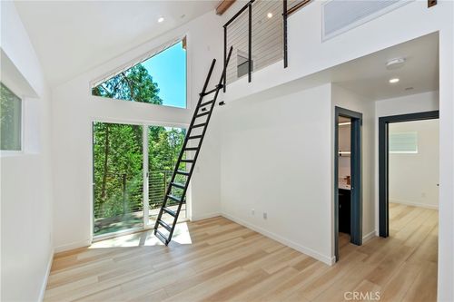 3-441 Oriole Dr, Twin Peaks, CA, 92391-1040 | Card Image