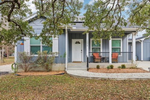 1006 12th St, Blanco, TX, 78606-4924 | Card Image