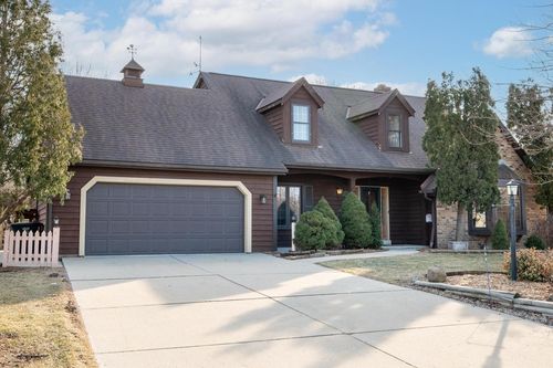 5705 W Abbott Avenue, Greenfield, WI, 53220 | Card Image