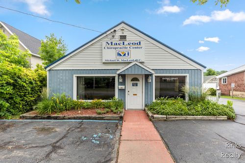 327 W Apple St, Hastings, MI, 49058-1601 | Card Image