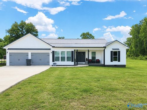 520 Cloverleaf Cir, Killen, AL, 35645-7046 | Card Image