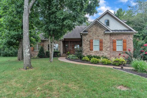 422 Evergreen Cir, Kingston Springs, TN, 37082-8930 | Card Image