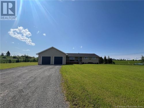 303 Isaiah Rd, Lutes Mountain, NB, E1G2Y2 | Card Image
