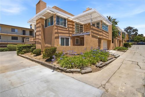 2744 E 20th Street, Signal Hill, CA, 90755 | Card Image