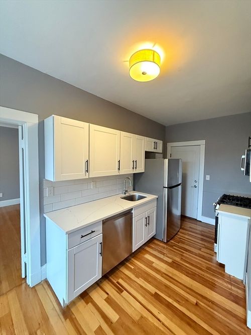 23-15 Newman Way, Arlington, MA, 02476 | Card Image