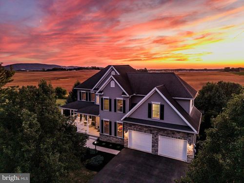 391 Chestnut Dr, BOILING SPRINGS, PA, 17007-9569 | Card Image