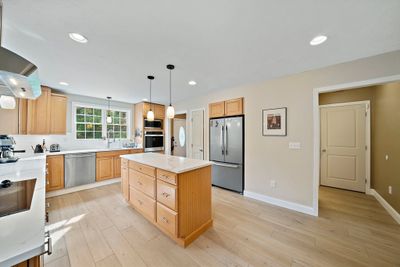 36 Everett St, House other with 4 bedrooms, 3 bathrooms and 5 parking in Norfolk MA | Image 3