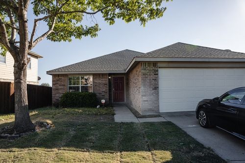 5760 Mountain Stream Trl, Fort Worth, TX, 76244-5165 | Card Image