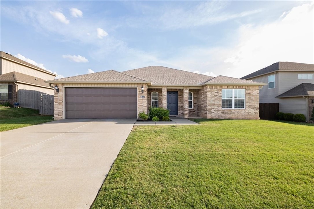 Hickory Wood Ave, Lowell, AR 72745