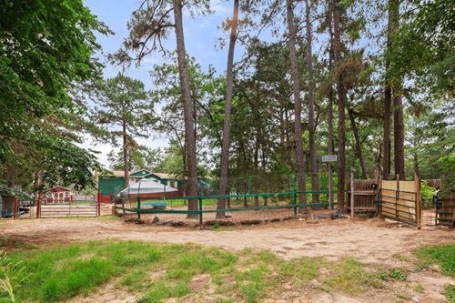 216 Squirrel Run, Paige, TX, 78659-4980 | Card Image