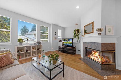 15523 133rd Pl Ne, Woodinville, WA, 98072-5501 | Card Image