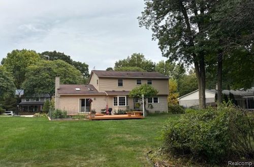 3665 Estates Dr, Troy, MI, 48084-1122 | Card Image