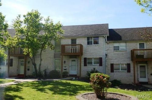 5784 Westphalia Ln, Saint Louis, MO, 63129-4114 | Card Image