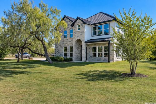 19026 County Road 5741, Castroville, TX, 78009-2233 | Card Image