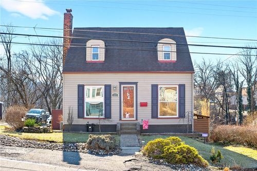 447 Meadowbrook Dr, N Versailles, PA, 15137-2035 | Card Image