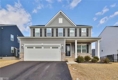 812 Hendon Ln, CATASAUQUA, PA, 18032-8015 | Card Image