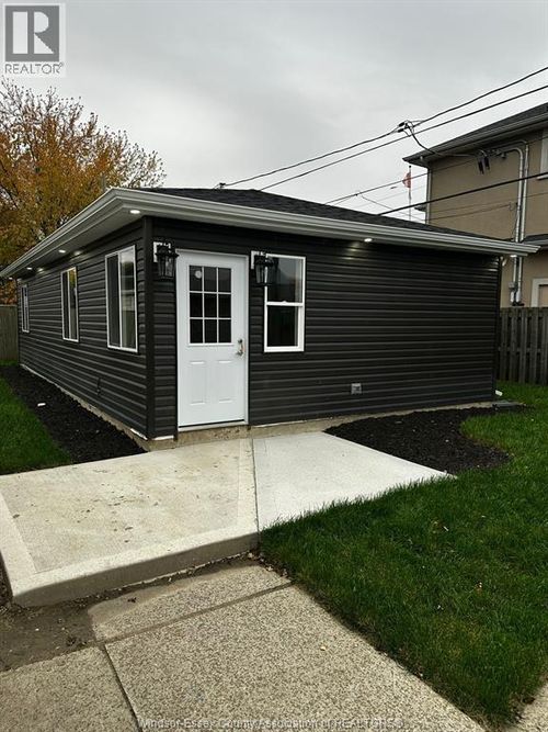 {{alt}} | Card Image