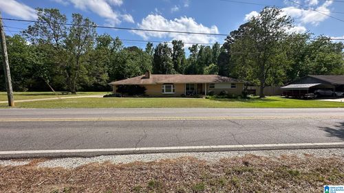 800 Alexandria Rd, Weaver, AL, 36277-3238 | Card Image