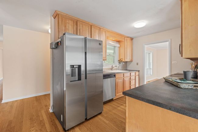 532 Apache Ln, House other with 3 bedrooms, 2 bathrooms and 1 parking in Carol Stream IL | Image 4