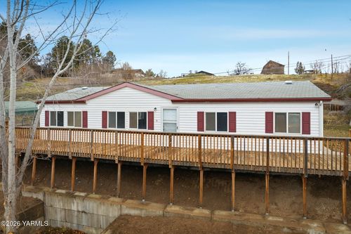 140 Duim Ln, Selah, WA, 98942-9040 | Card Image