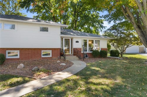 11 Payne Dr, Paris, IL, 61944-9707 | Card Image