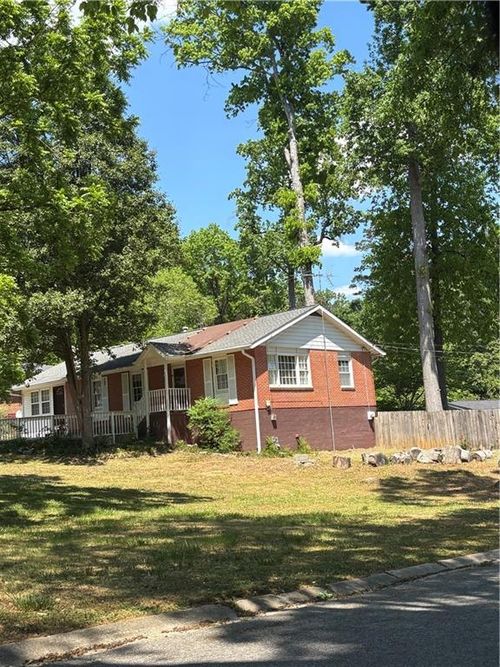 5055 Crowe Dr Se, Smyrna, GA, 30082-5105 | Card Image