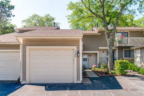 135 Brandywine Ct, Vernon Hills, IL, 60061-1329 | Card Image