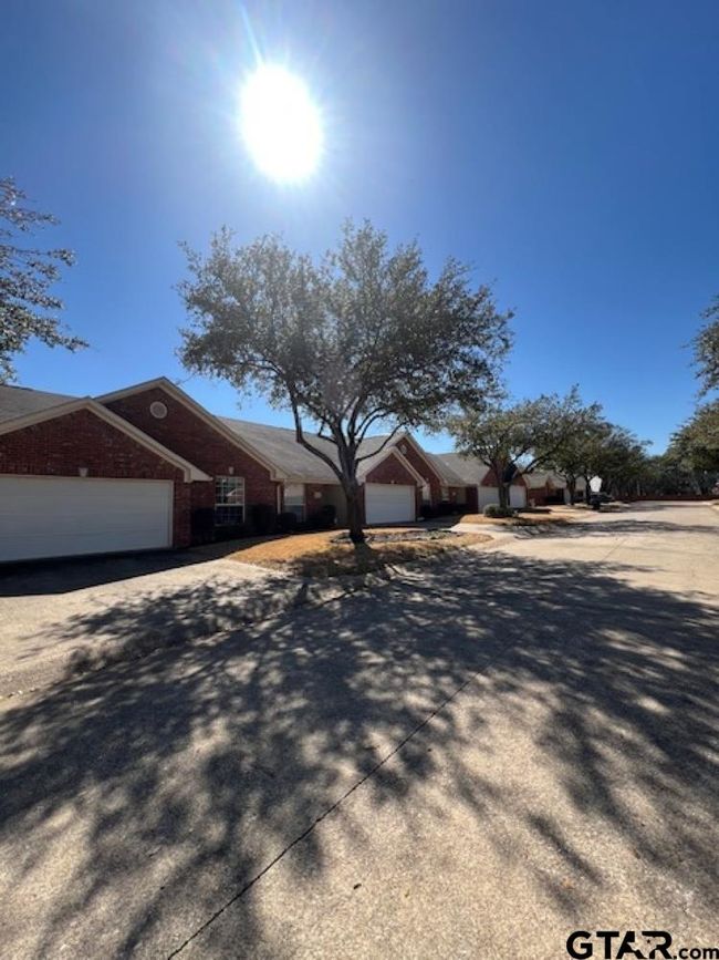 APT-2102 - 5401 Hollytree Dr, Condo with 3 bedrooms, 2 bathrooms and null parking in Tyler TX | Image 36