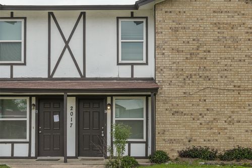 a-2017 Paisley Dr, Arlington, TX, 76015-2845 | Card Image