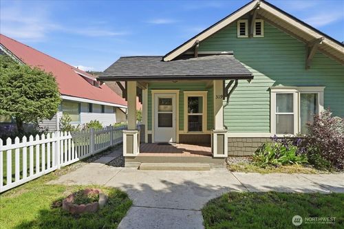 319 Cottage Ave, Cashmere, WA, 98815-1037 | Card Image