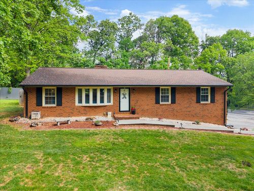 5403 Tomahawk Cir, Salem, VA, 24153-5801 | Card Image