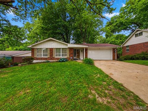 1219 Hobson Dr, Ferguson, MO, 63135-1422 | Card Image