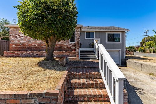 836 W 8th St, Benicia, CA, 94510-2554 | Card Image