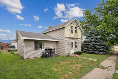 519 Johnston St, Gladbrook, IA, 50635-9300 | Card Image