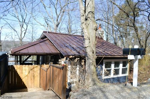 38 Mountain Trl, Sandyston, NJ, 07826-5013 | Card Image