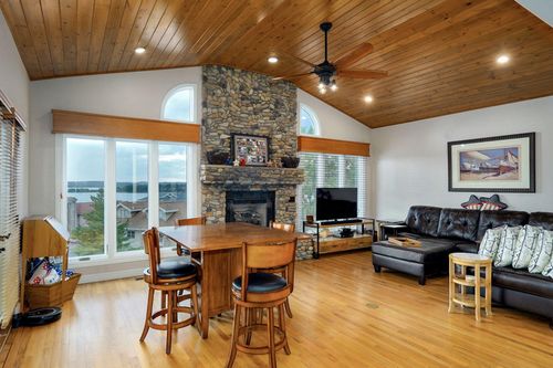 2-4-122 Villa Dr, Hollister, MO, 65672-4887 | Card Image