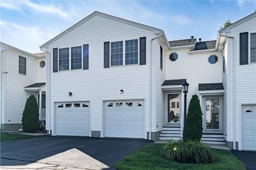 16-572 Smithfield Rd, North Providence, RI, 02904-7644 | Card Image