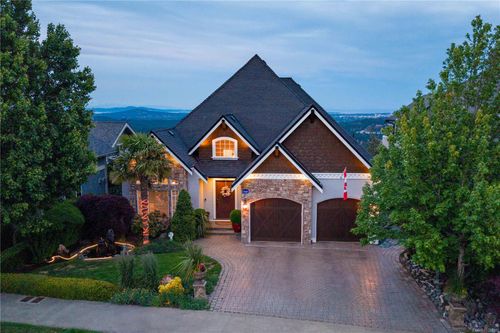 2163 Spirit Ridge Dr, Victoria, BC, V9B0B5 | Card Image