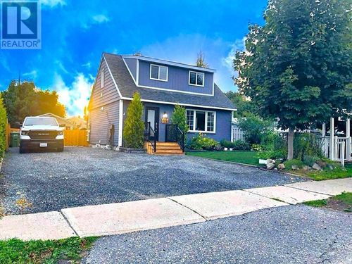 144 Hillside Dr S, Elliot Lake, ON, P5A1N1 | Card Image