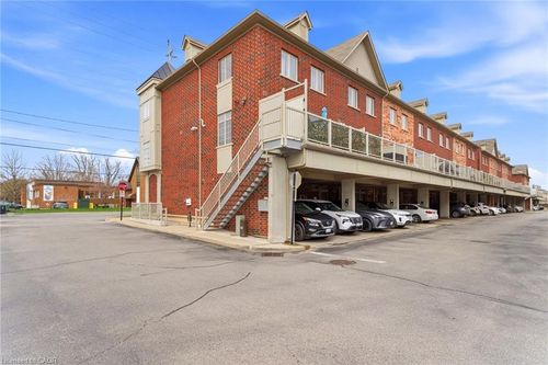 32-362 Plains Rd E, Burlington, ON, L7T0A4 | Card Image