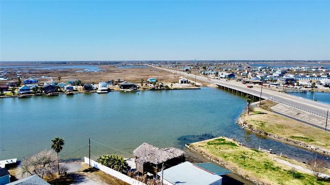18 Edgewater St, House other with 3 bedrooms, 2 bathrooms and 2 parking in Hitchcock TX | Image 48