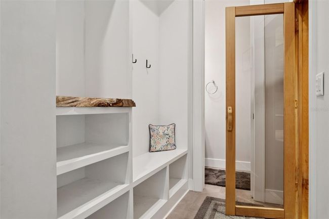 mud room | Image 17