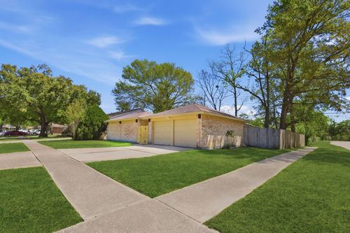 6102 Knotty Post Ln, Spring, TX, 77373-7046 | Card Image