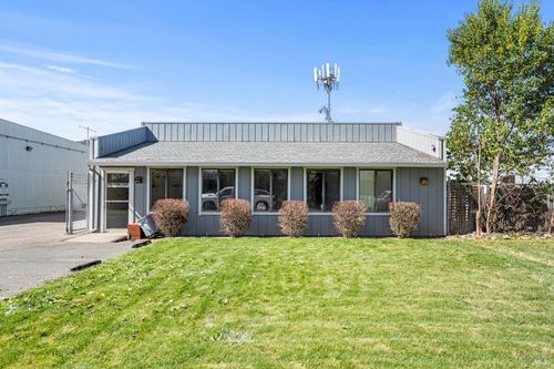 2020 Industry Rd, Ukiah, CA, 95482-3125 | Card Image